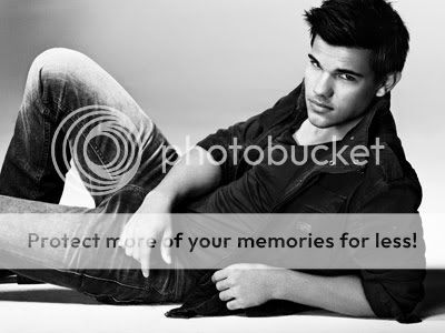 Taylor Lautner Pictures, Images and Photos